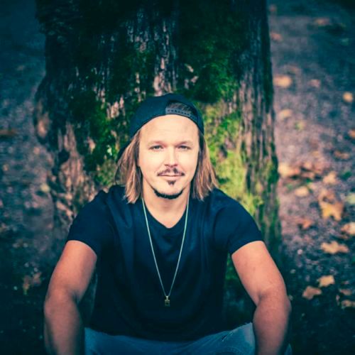 Lamminrahkan Katufiestan pääesiintyjänä nähdään Jukka Poika.