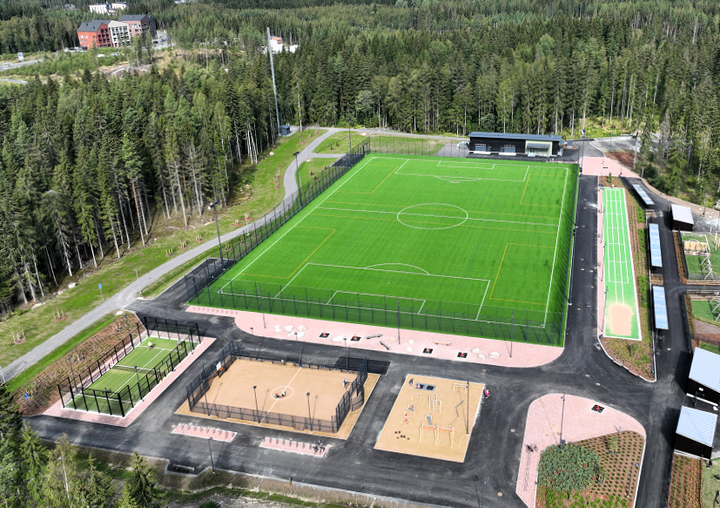 Lamminrahkan liikuntapuisto on valmistunut koulukeskuksen ja torin viereen. Kuva: Kangasalan kaupunki.