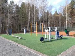 Liikuntapaikkojen ja muiden ulkoalueiden perusparantamisen määrärahaa on vähennetty. Kuvassa Mäyrävuoren ulkokuntoilupiste. Kuva: Kangasalan kaupunki.
