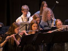 Pirkanmaan musiikkiopiston soittajia Kulttuuri- ja hyvinvointitorilla Kangasala-talossa keväällä 2025.