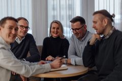 Valimon aloitustiimi, vasemmalta Juha-Pekka Juutilainen, Osmo Haapaniemi, Suvi Helén, Olli-Pekka Saksa ja Niko Lehtonen.