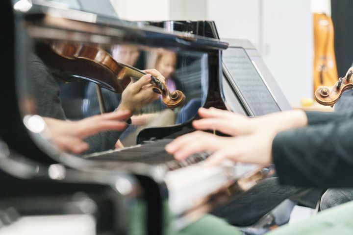 Soitinakatemiat ry:hyn kuuluu kolme soitinakatemiaa: Jousiakatemia, Nuorten pianoakatemia ja Vaskiakatemia.