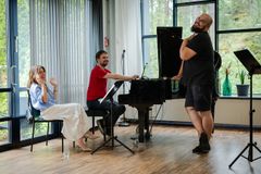 Basso Martin Iivarinen laulaa Mirjam Helin -akatemian Turun-periodilla elokuussa 2025. Opettajana Audrey Saint-Gil ja pianistina Joel Papinoja.