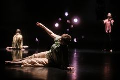 Tanssiteos Hesperidien puutarhasta pohjoiseen