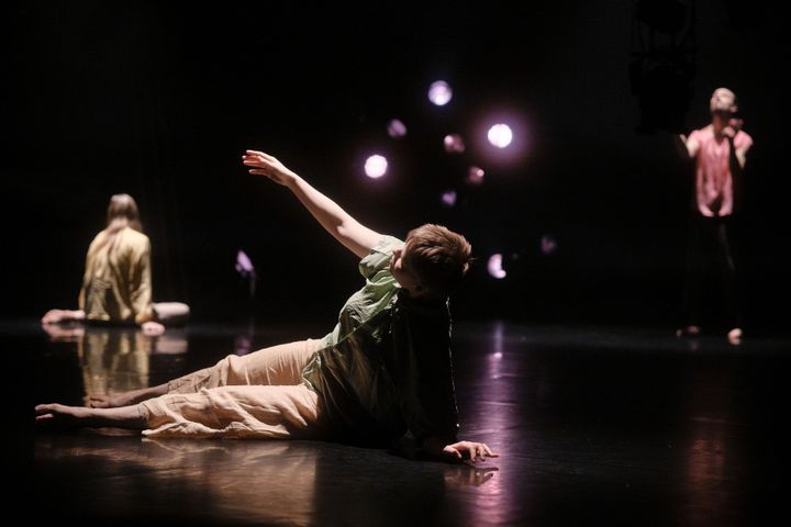 Tanssiteos Hesperidien puutarhasta pohjoiseen