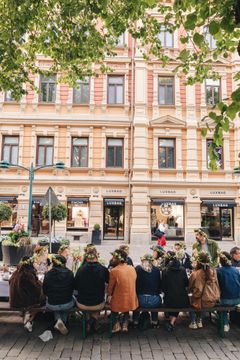 Helsinki-päivänä nautittiin illallista Esplanadilla.