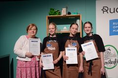 Kuulammen koulua edustivat Saaga Kokkonen ja Saaga Haho ja Alma Kämäräinen sekä opettaja Marja-Kaisa Varonen