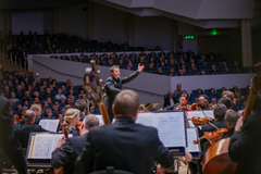 Tampere Filharmonian uudenvuodenkonsertin Tampere-talossa 9.1.2027 johtaa ylikapellimestari Matthew Halls.