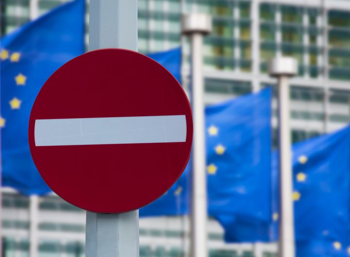 EU-valitus yleisen edun vastaisesta hankintalain 10 prosentin minimiomistuksesta.