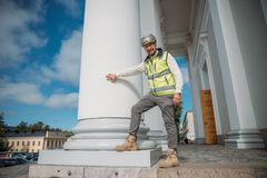 projektipäällikkö Janne Paaso Helsingin tuomiokirkon edustalla