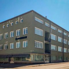 Kumppanuutalo Myötätuulen rakennuksen julkisivu.