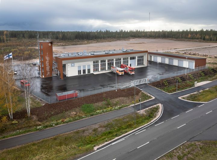 Lovisa räddningsstation på hösten.