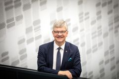 Professori Pentti Huovinen on tehnyt tutkimusta muun muassa Turun yliopistossa, Terveyden ja hyvinvoinnin laitoksella sekä Harvard Medical Schoolissa.