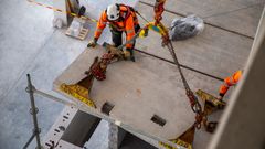 Uudelleenkäytettyjä ontelolaattaelementtejä hyödynnettiin Metson Lokomotion-teknologiakeskushankkeessa.