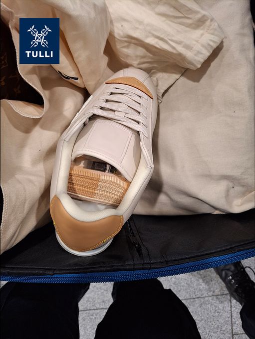 Kontanter som Tullen beslagtagit i personens bagage.