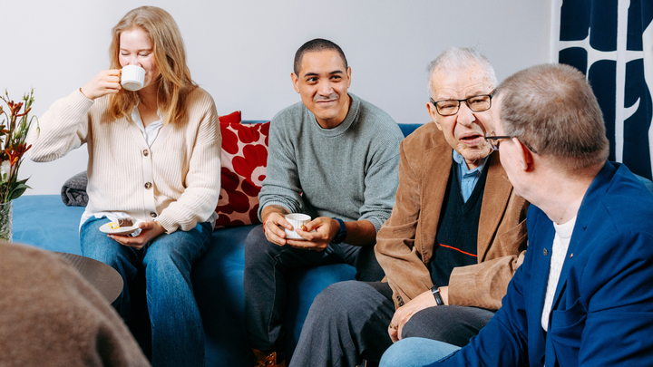 Lämmin kohtaamispaikka yhdistää koulutettujen vapaaehtoisten ja keskusteluavun ammattilaisten tarjoaman tuen