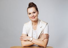 "Jos omat keinot eivät riitä, kenenkään ei tarvitse jäädä yksin. Uniongelmien ja väsymyksen taustasyyt voidaan selvittää ja hoito kohdentaa niiden mukaan”, Sanna-Tuulia Mattila sanoo.