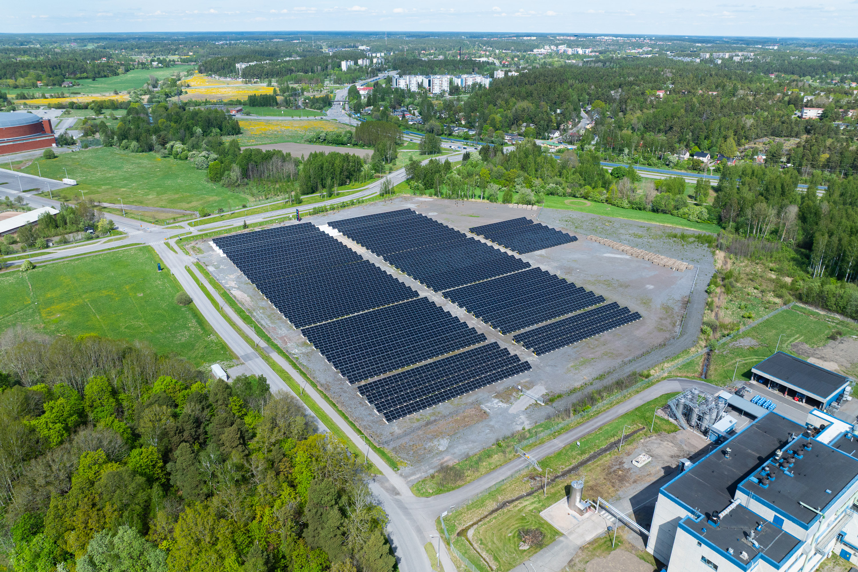 Bayerin uusi aurinkovoimala vihittiin käyttöön Turussa
