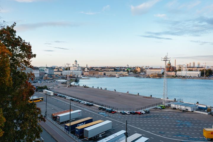 Museon uudisrakennusta varten on varattu hieno merellinen sijainti Helsingin Eteläsatamassa. Tällä hetkellä rakennuspaikka toimii paikoituskenttänä ja satamaan johtavana ajoalueena.