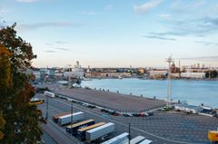 För museets nybyggnad har reserverats ett fint maritimt område i Södra hamnen i Helsingfors. För närvarande fungerar byggplatsen som parkeringsfält och som körområde för att nå hamnen.
