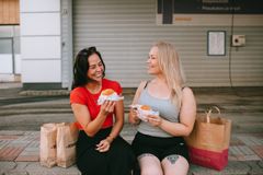 Vuoden 2023 alusta Foodora on toimittanut Hesburgerin hampurilaiset kotiin yksinoikeudella.