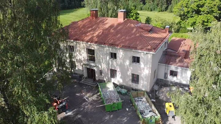 Grundrenoveringen av Vällskog gård har inletts