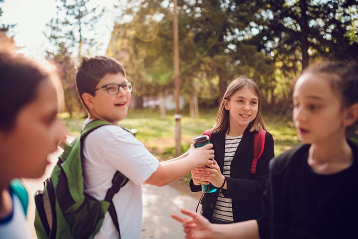 In Espoo’s primary schools, pupils practice wellbeing skills such as friendship, self-regulation, and compassionate interaction with themselves and others during dedicated lessons.