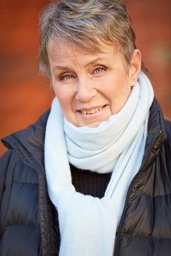 Kirkon joulukalenterin tekstit on tänä vuonna kirjoittanut tietokirjailija ja rovasti Hilkka Olkinuora.