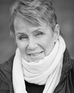 Kirkon joulukalenterin tekstit on tänä vuonna kirjoittanut tietokirjailija ja rovasti Hilkka Olkinuora.