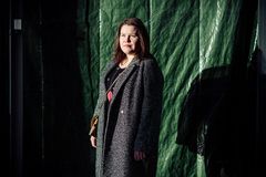 Laura Vähäsarja kokoaa kirjaan rukouksia naisten ja tyttöjen arjesta. Rosoisten rukousten kirjoitushaasteeseen voi osallistua mistä päin tahansa Suomea.