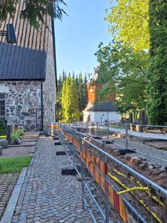 Renoveringsarbetena i Esbo domkyrka pågår. Byggarbetsplatsen kommer att stängslas in i början av oktober.