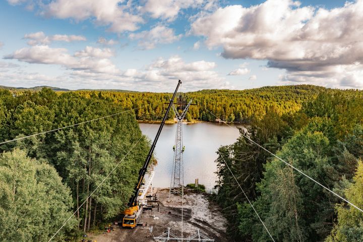 Voimajohtotyömaa (kuvituskuva)