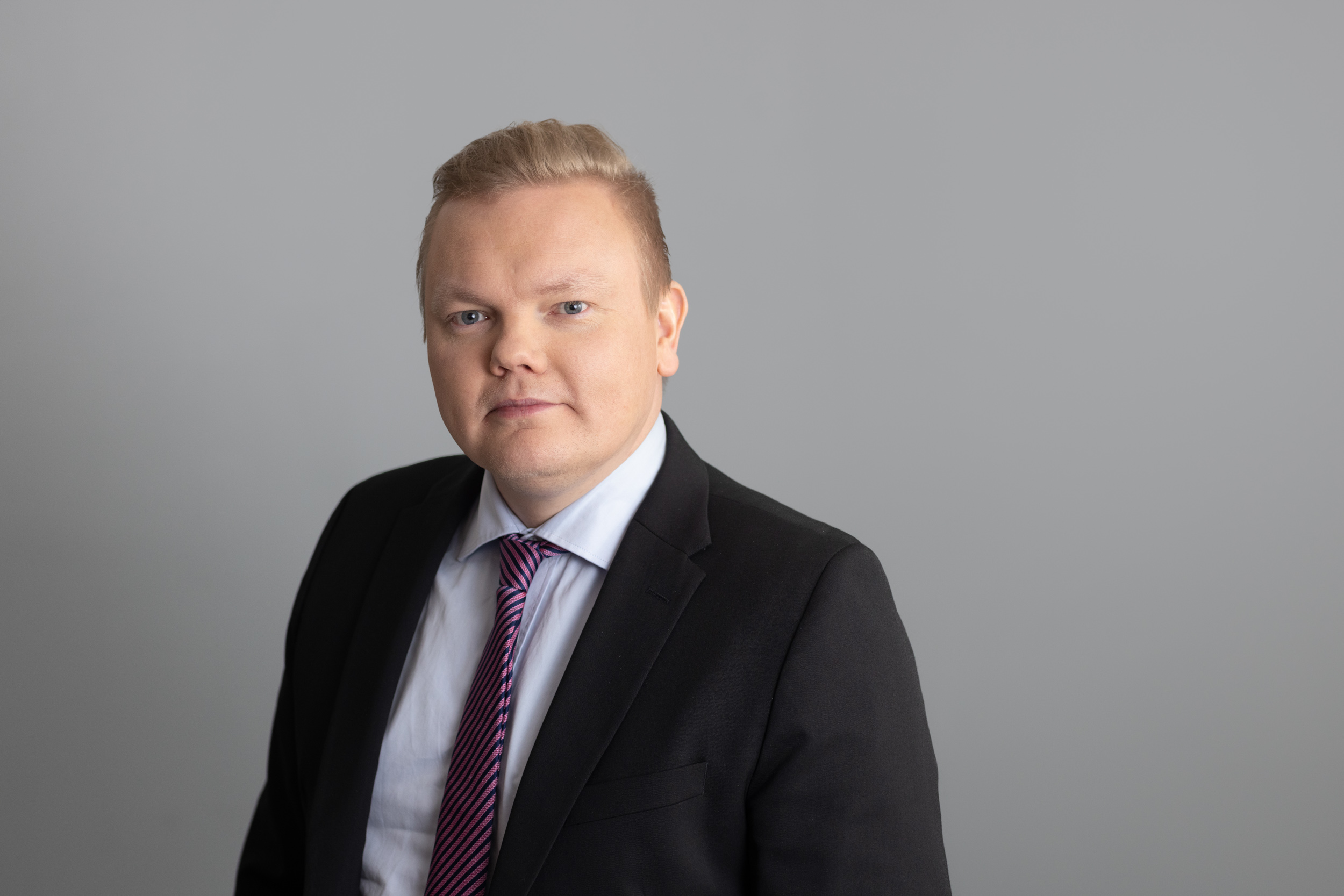 Antti Kurvinen puolustaa lähipalveluita ja karsastaa keskittämistä