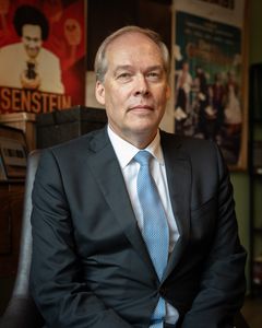 Ulkoministeriön alivaltiosihteeri Jarno Syrjälä valittiin Vaasan yliopiston Vuoden alumniksi