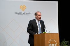 Vaasan yliopiston Vuoden alumniksi valittiin ulkoministeriön alivaltiosihteeri Jarno Syrjälä