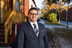 Shaker Ahmed Vaasan yliopiston kampuksella Puuvillakujalla