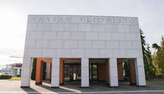 Vaasan yliopiston rakennus.