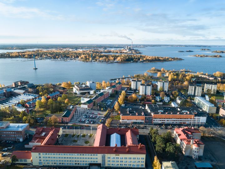Vaasan yliopiston ja VAMKin kampusalue Palosaarella.