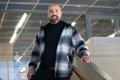 Ali Arslan Vaasan yliopiston kampuksella.