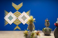 Installationsvy från utställningen Haegue Yang: Kontinuerliga återskapanden, HAM Helsingfors konstmuseum, 2023. Med konstnärens tillstånd. Foto: Kirsi Halkola.