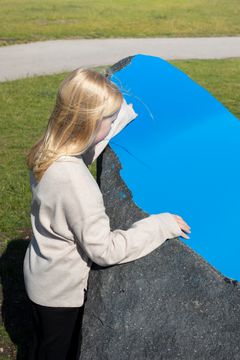 Laura Könönen: Ingen himmel som gräns (detalj), 2024. HAM Helsingfors konstmuseum. Foto: Sonja Hyytiäinen.