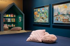 Tove Jansson: Freskot ja Taikurinhattu. HAM Helsingin taidemuseo 25.4.2025–4.1.2026. © Moomin Characters™. Kuva: HAM / Sonja Hyytiäinen.