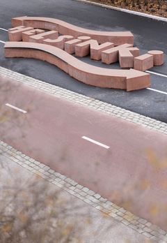 Janne Siltanen: Love Helsinki, 2012/2025. Baana. Kuva: HAM/Kerttu Malinen.