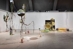 Roland Perssonin teoksia näyttelyssä Ars Fennica 2025, HAM Helsingin taidemuseo 24.10.2025–29.3.2026. Kuva: HAM/Maija Toivanen.