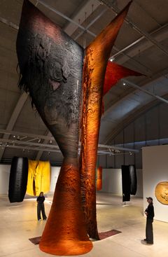 Näkymä näyttelystä Magdalena Abakanowicz: Rajojen ylittäjä. HAM Helsingin taidemuseo 6.5.–30.8.2026. Kuva: HAM / Maija Toivanen