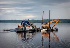 Merikaapelin asentaminen Näsijärven pohjaan on teknisesti vaativa työvaihe.