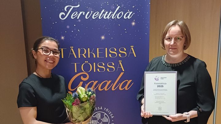Kaksi henkilöä Tärkeissä töissä -gaalassa