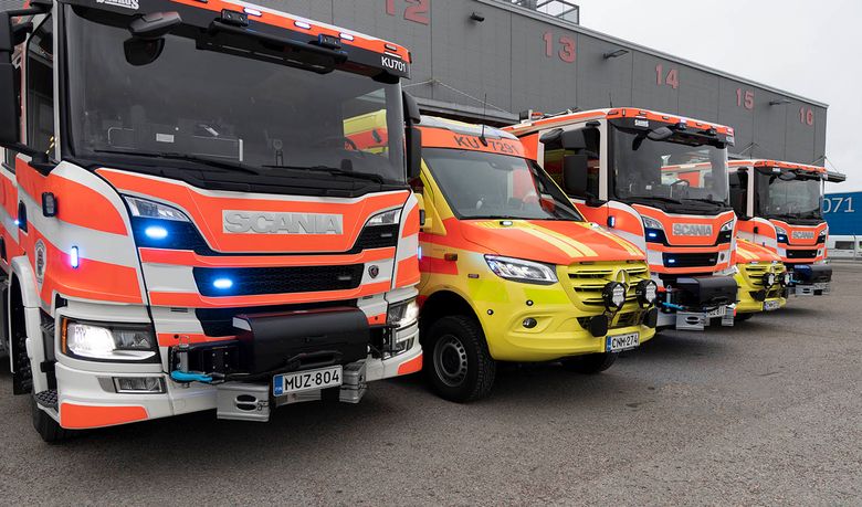 Paloautojen ja ambulanssien keuloja.