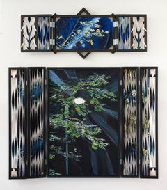 Kaisa Huotari, Hämärän kirjo: Kukinta-aika & Kehrä, 2026. Öljy kankaalle, puu, metalli, 50 x 63–120 x 8–11 cm; 105 x 70–140 x 7–8 cm. Kuva: Jussi Tiainen.