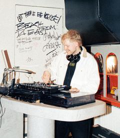 RARE X Höyrykone. DJ:t Nasty Nikke ja Rimpelä.